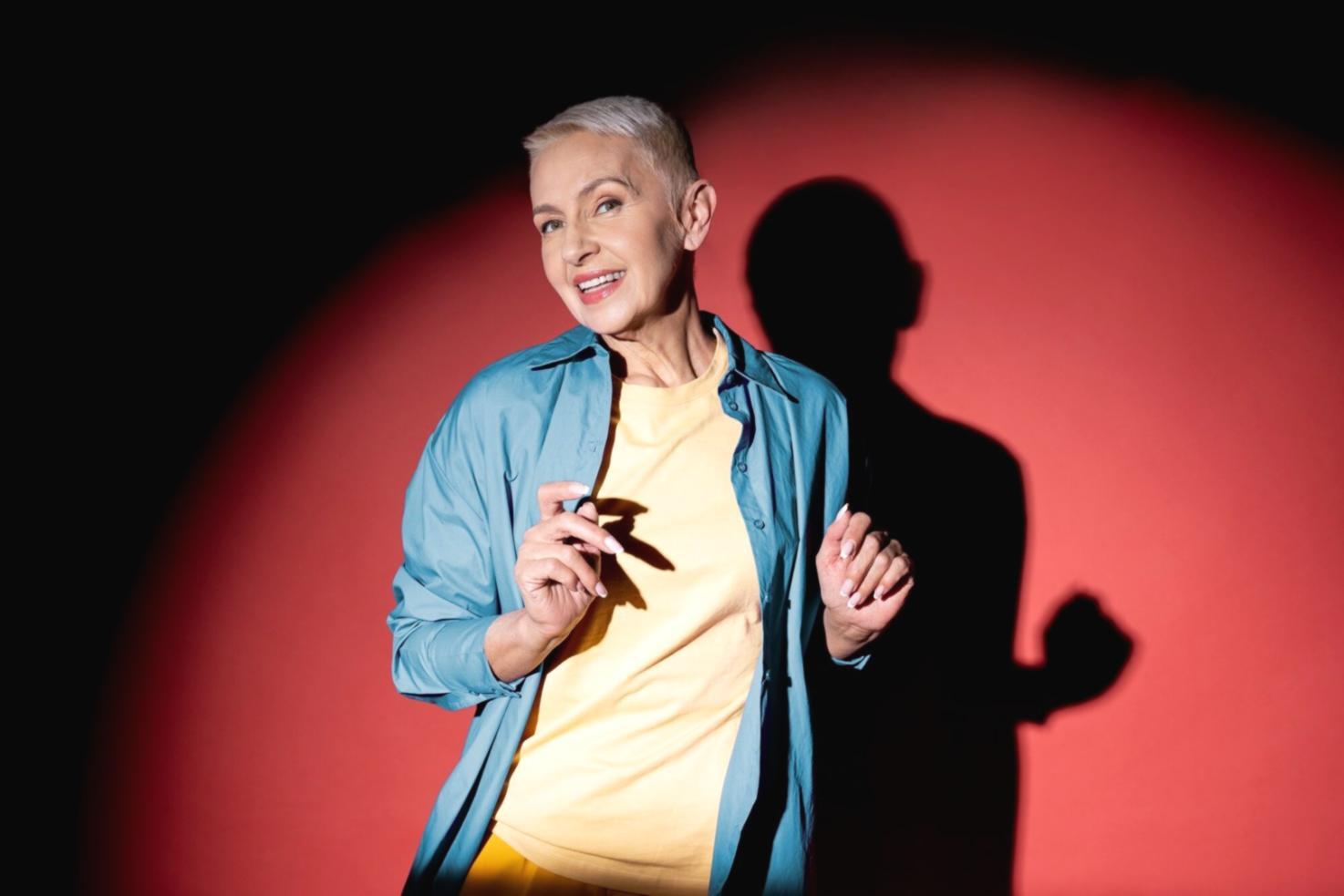 Estudiantes practicando técnicas de construcción de personajes en sesión intensiva